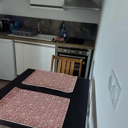 Seul Sous Les Toits De Апартаменты Дижон