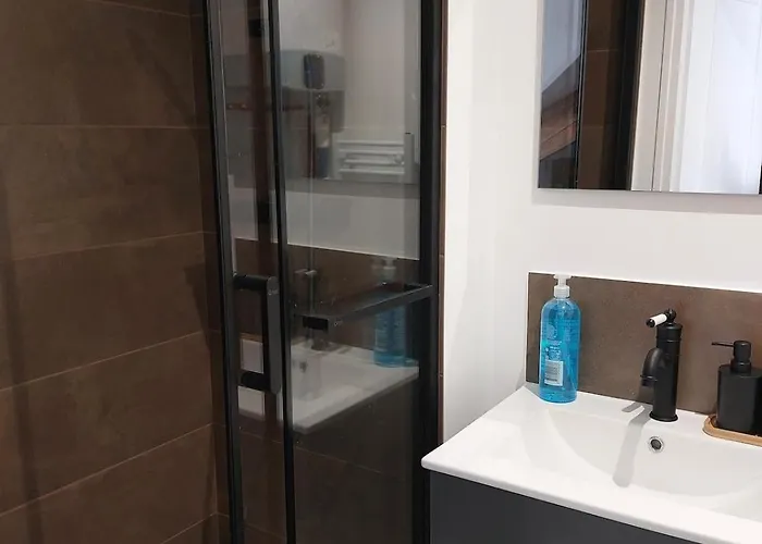 Seul Sous Les Toits De Апартаменты *